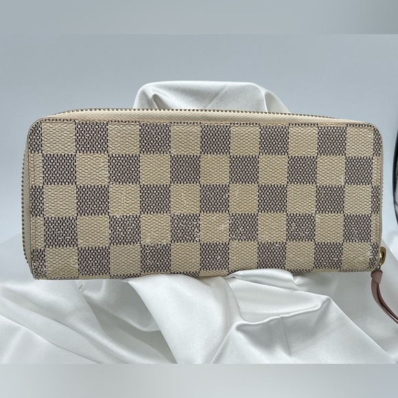 STEAL OF THE WEEK: LOUIS VUITTON Damier Azur Portefeiulle Clemence Wallet - Picture 3 of 14